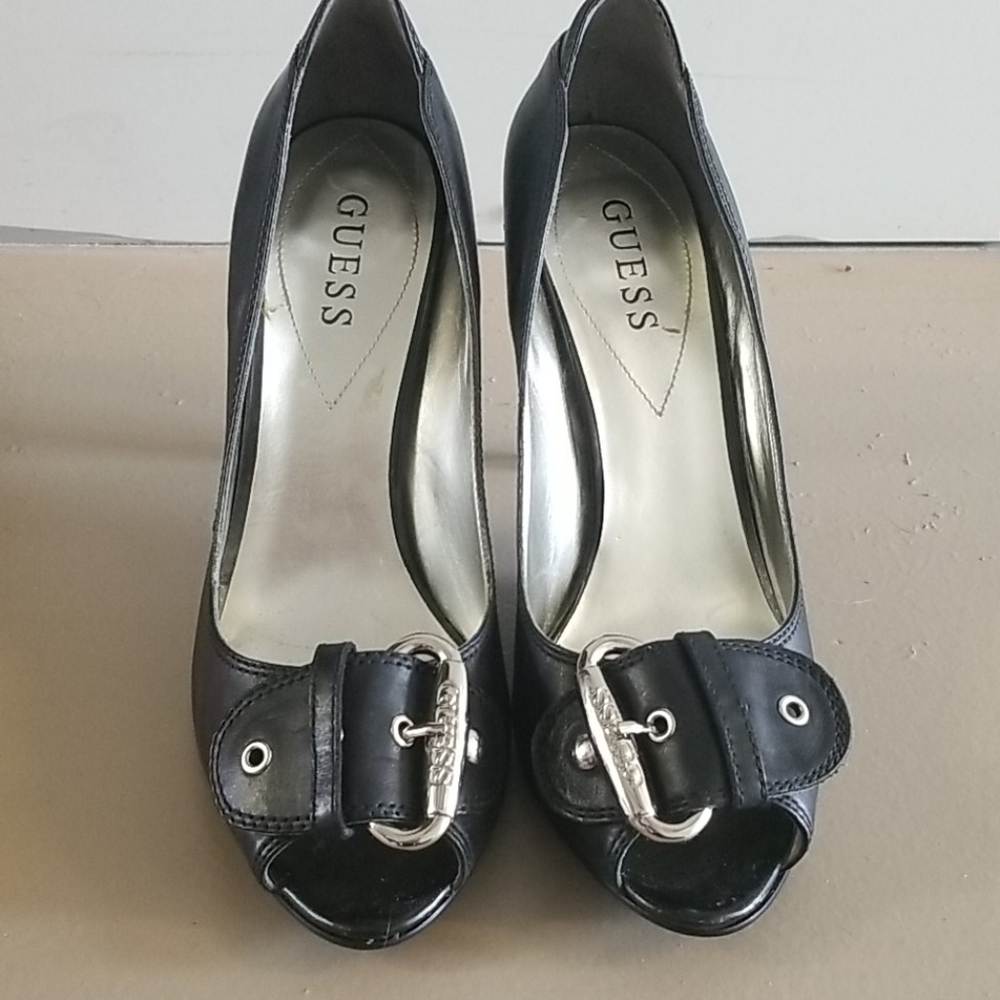 GUESS black peep toe heels